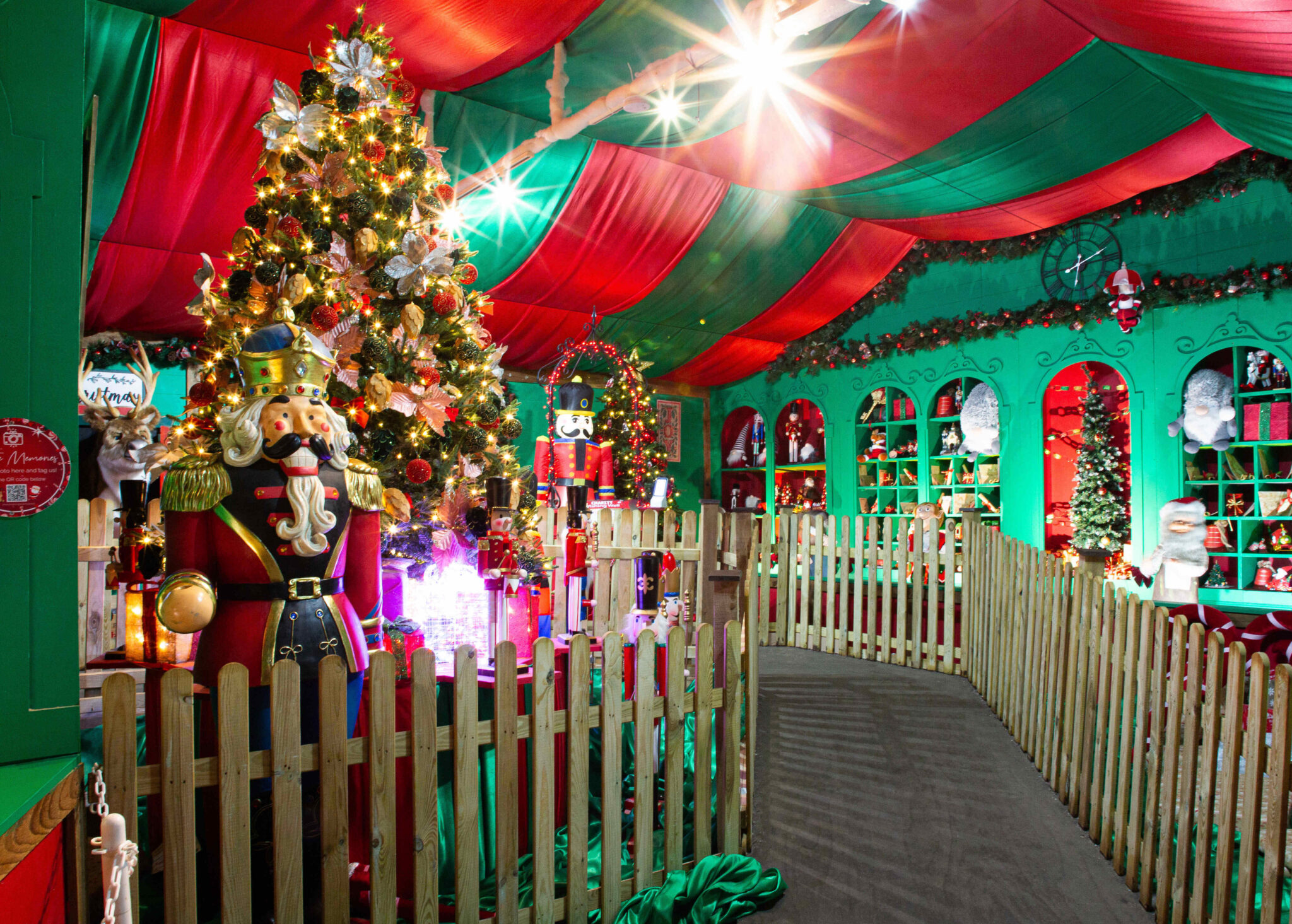 You've Grotto go! Surrey's largest Christmas attraction now open - The 